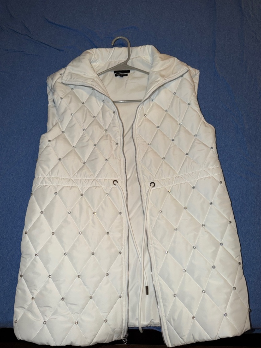 Carbon38 White Quilted Sleeveless Puffer Vest with Stud Details